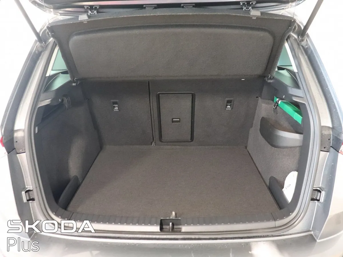 Skoda Karoq SUV, Diesel, 2023, Grey