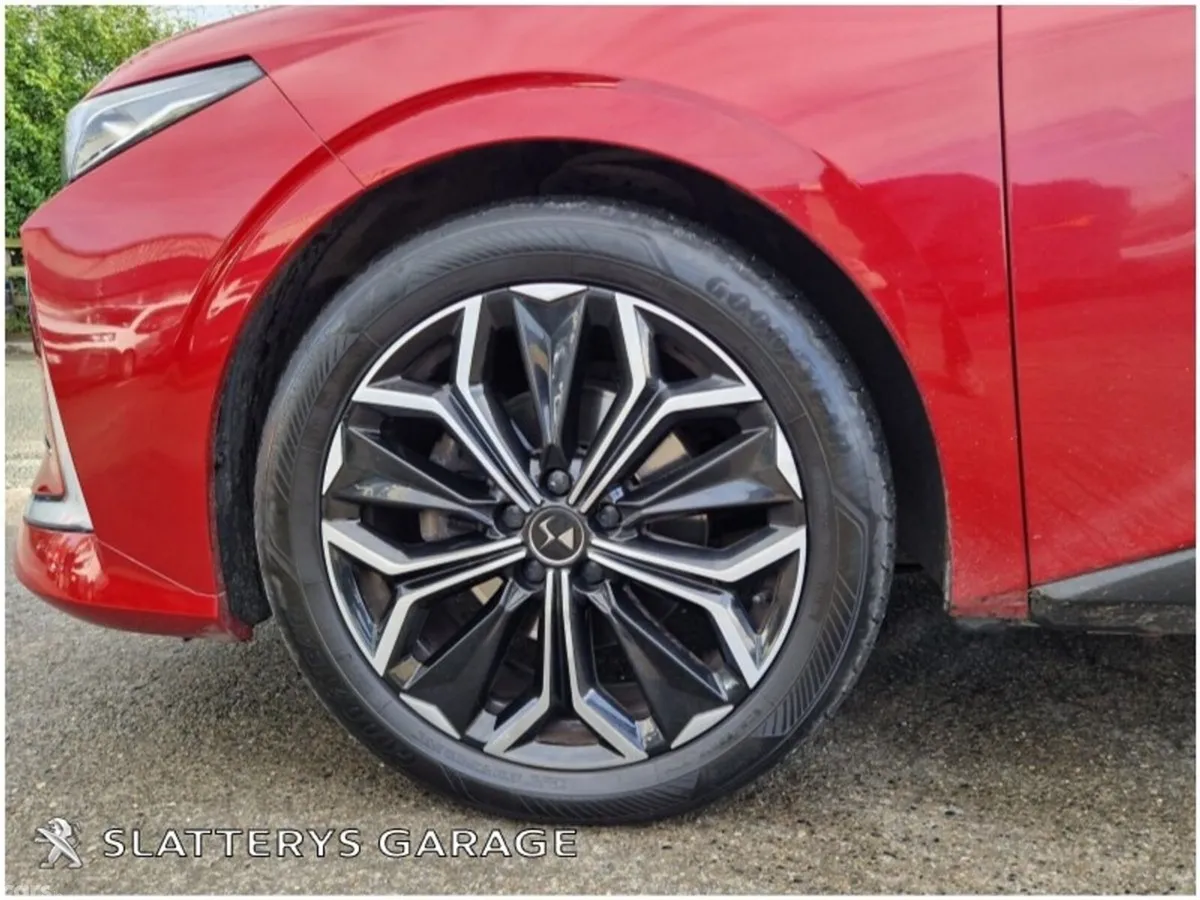 DS Automobiles DS 4 Estate, Diesel, 2023, Red