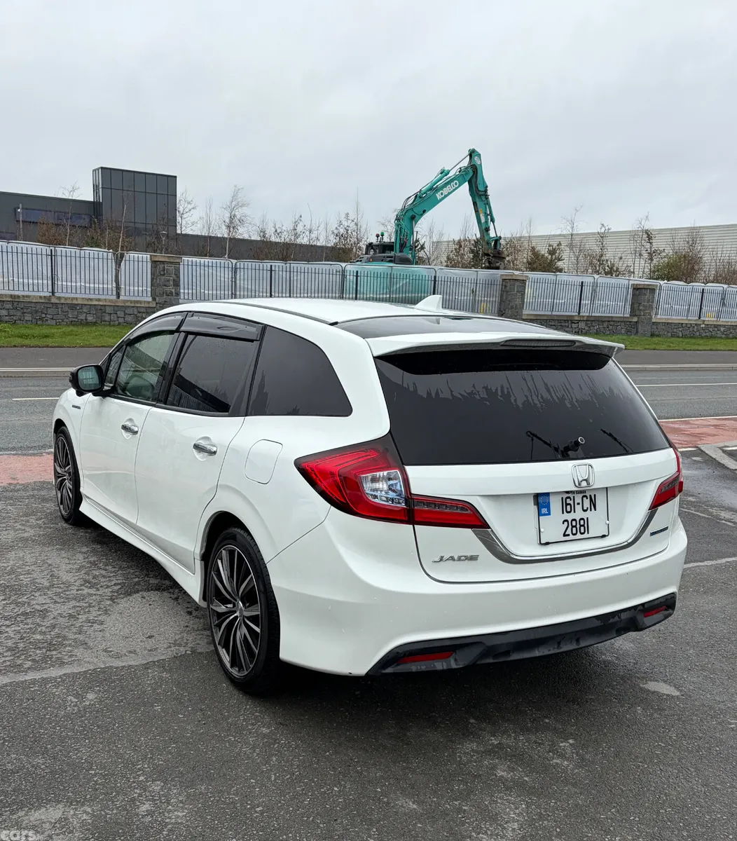 Honda Jade MPV, Petrol Hybrid, 2016, White