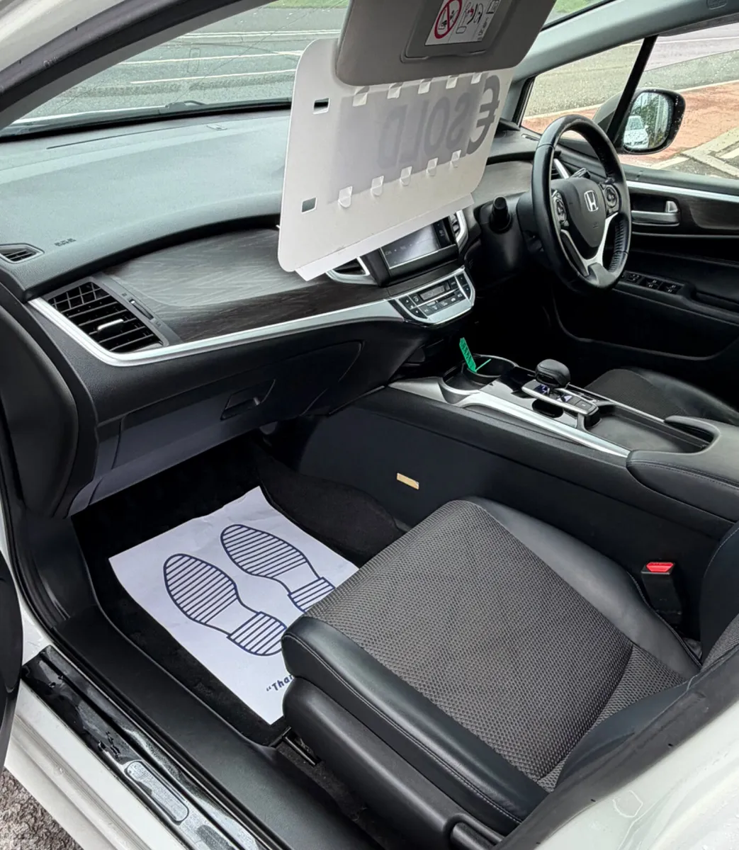 Honda Jade MPV, Petrol Hybrid, 2016, White