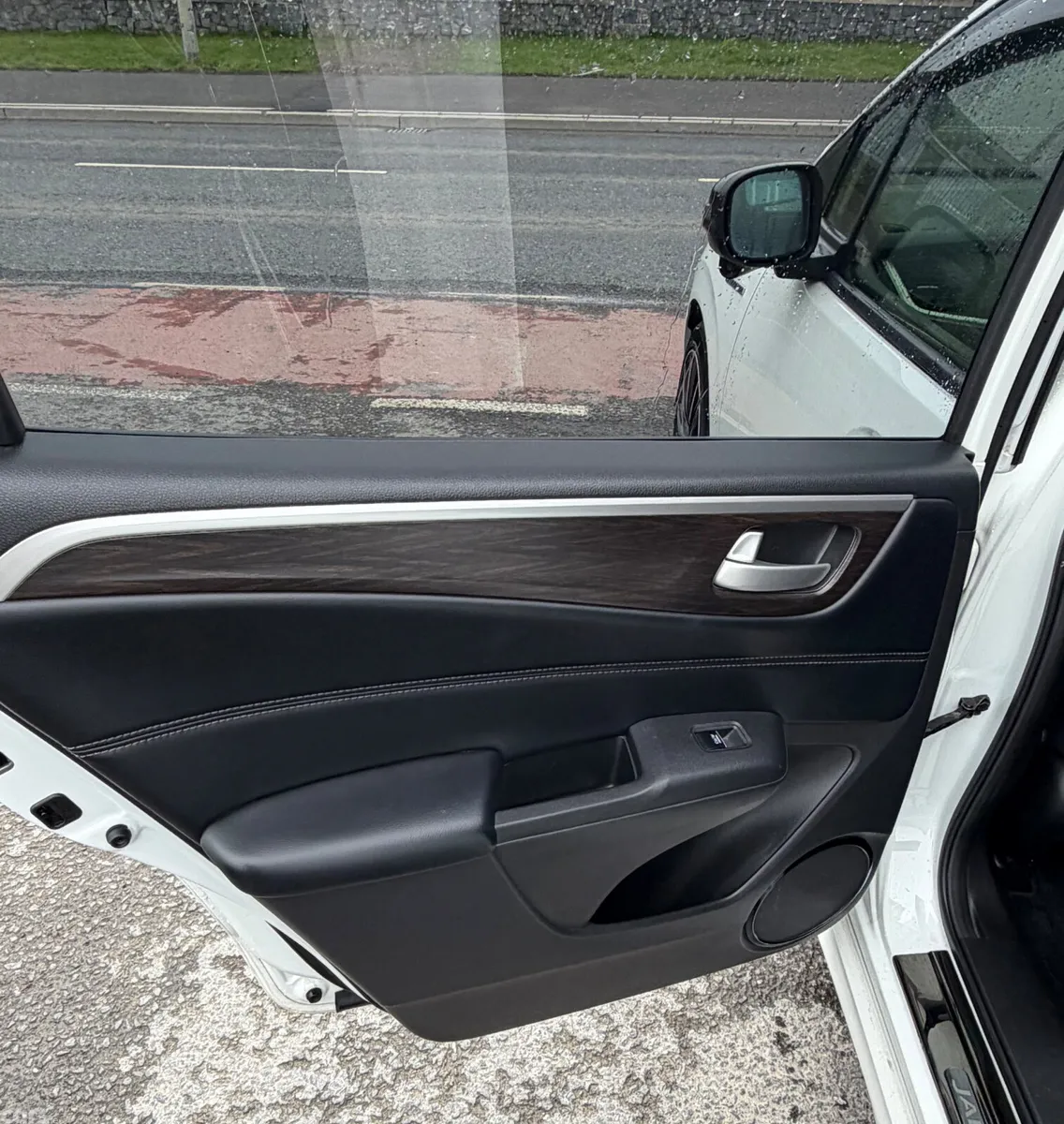 Honda Jade MPV, Petrol Hybrid, 2016, White