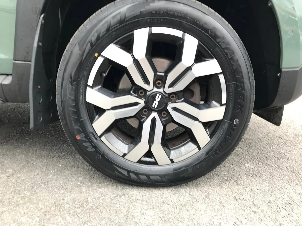 Dacia Duster SUV, Petrol, 2023, Grey