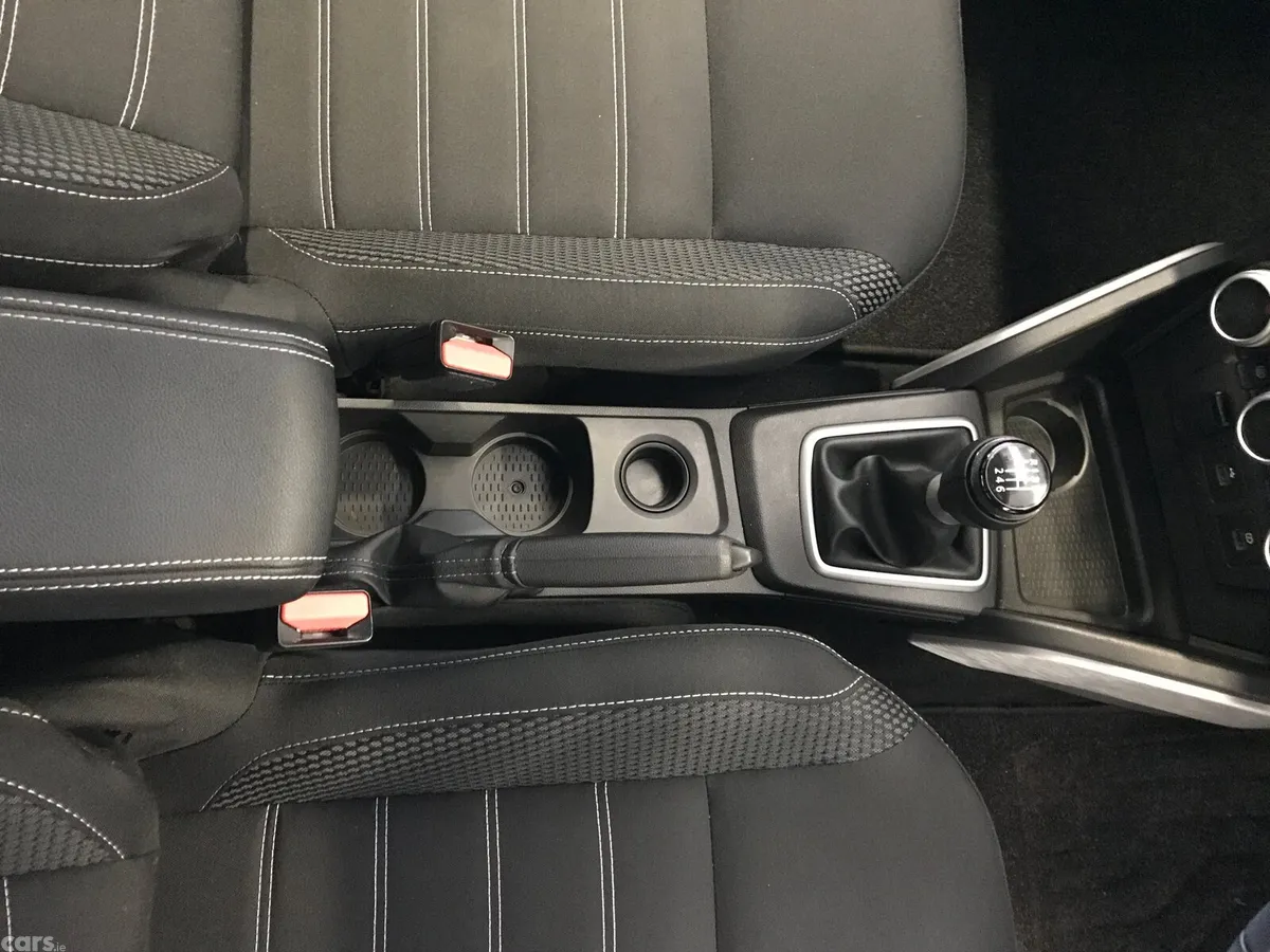 Dacia Duster SUV, Petrol, 2023, Grey