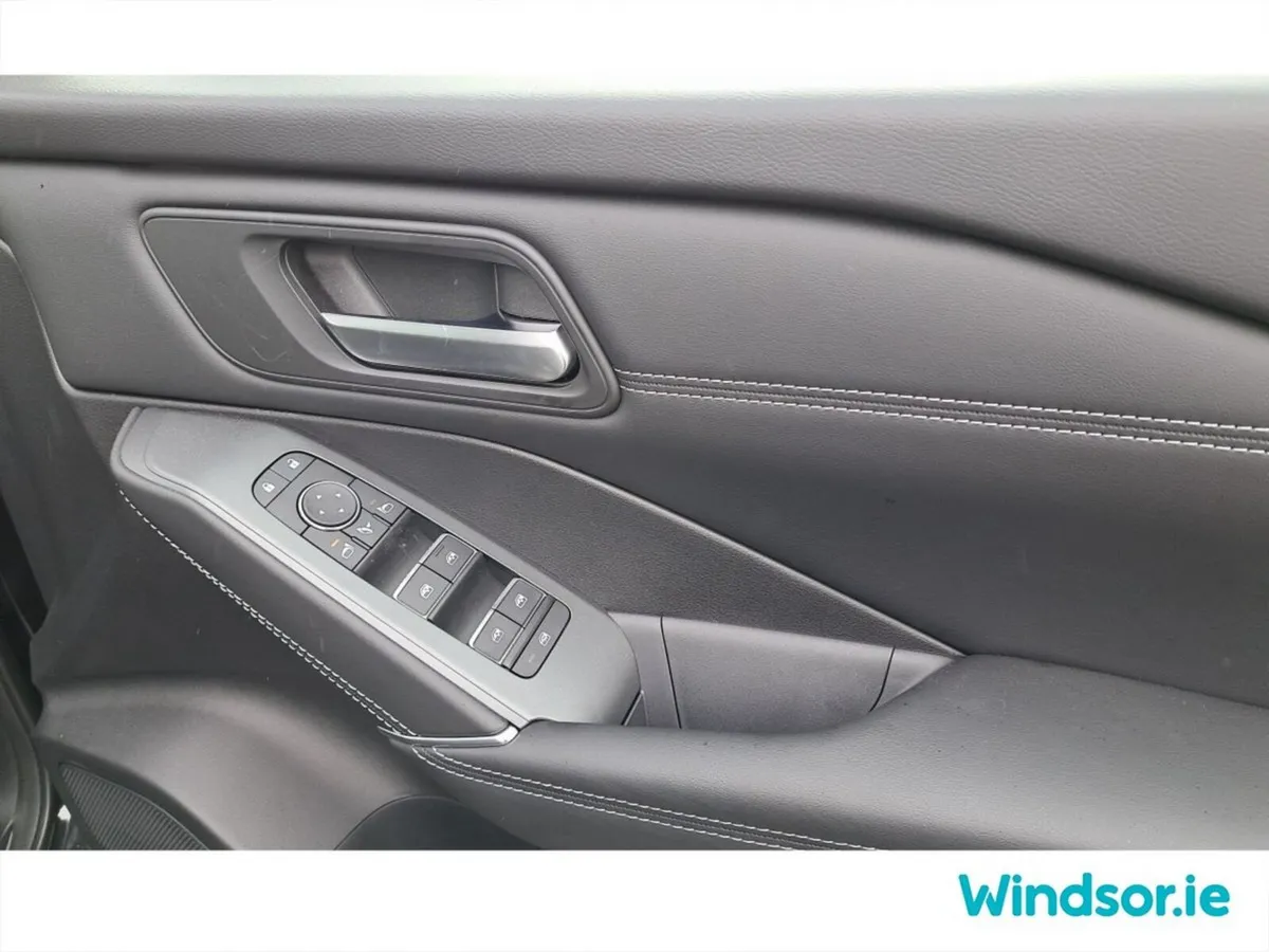 Nissan Qashqai SUV, Petrol Hybrid, 2025, Black