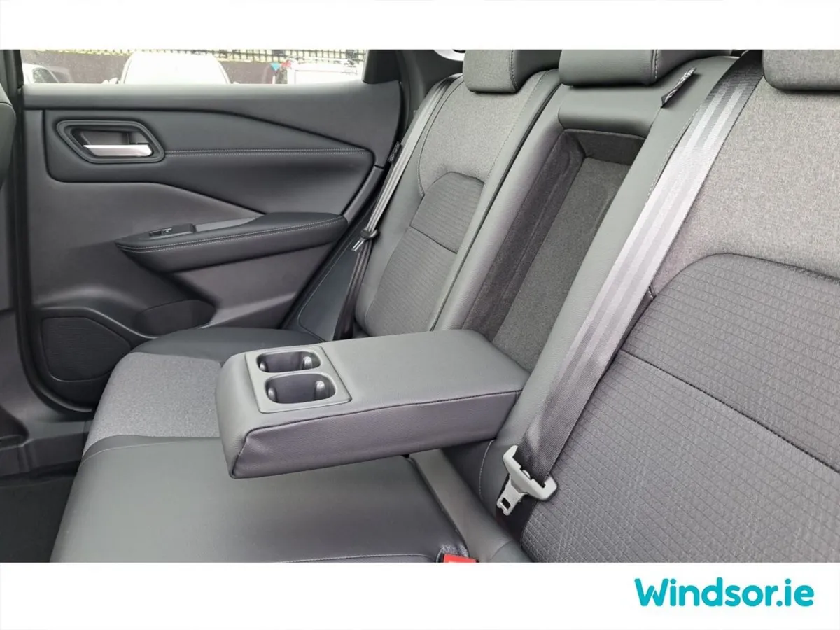 Nissan Qashqai SUV, Petrol Hybrid, 2025, Black