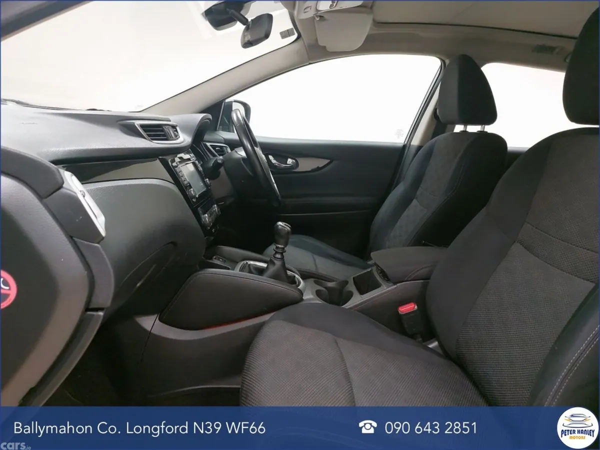 Nissan Qashqai Hatchback, Diesel, 2016, Silver