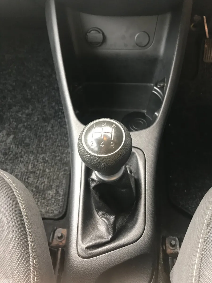 Kia Picanto Hatchback, Petrol, 2014, Silver