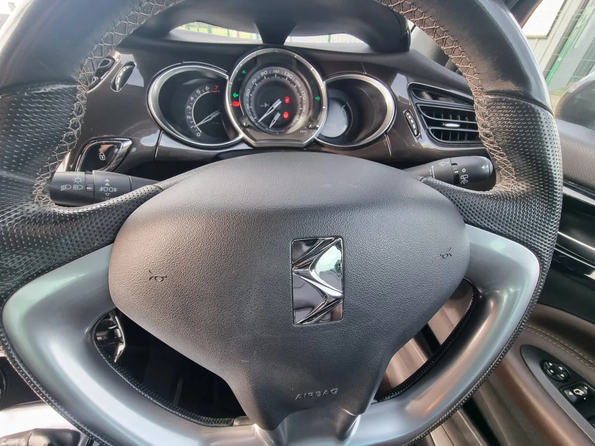 Citroen DS 3 Hatchback, Petrol, 2018, White