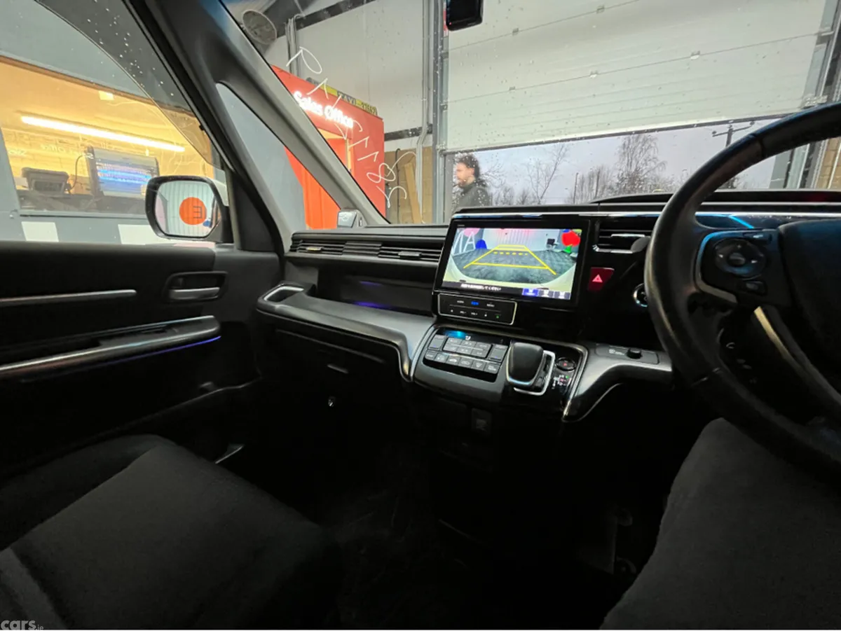 Honda Stepwagon MPV, Petrol Hybrid, 2019, White