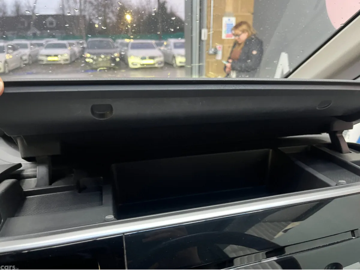 Honda Stepwagon MPV, Petrol Hybrid, 2019, White