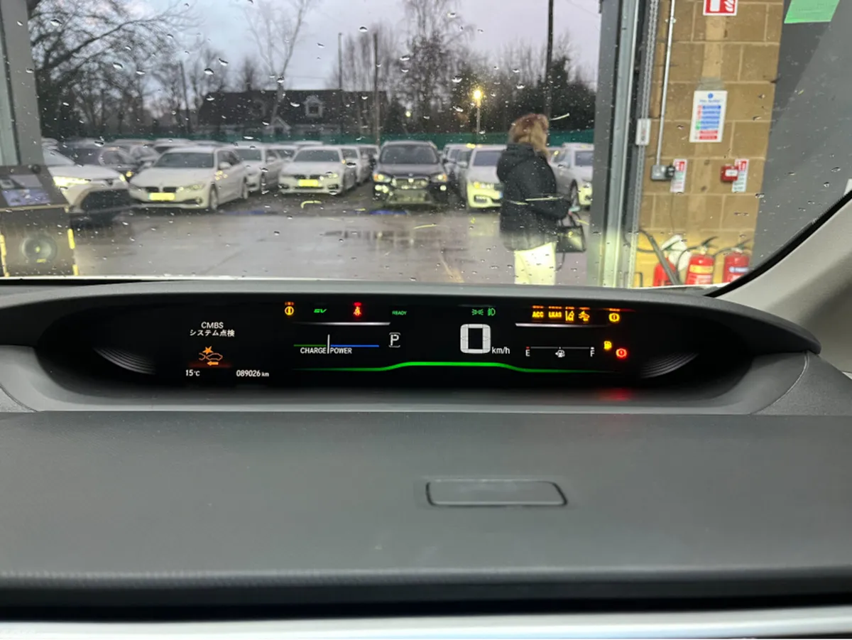 Honda Stepwagon MPV, Petrol Hybrid, 2019, White