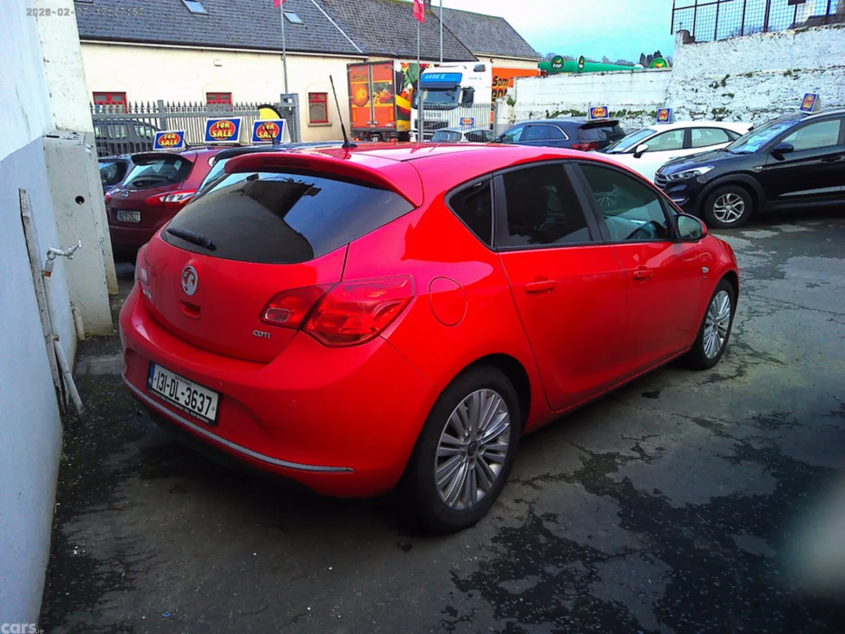 Opel Astra Hatchback, Diesel, 2013, Red