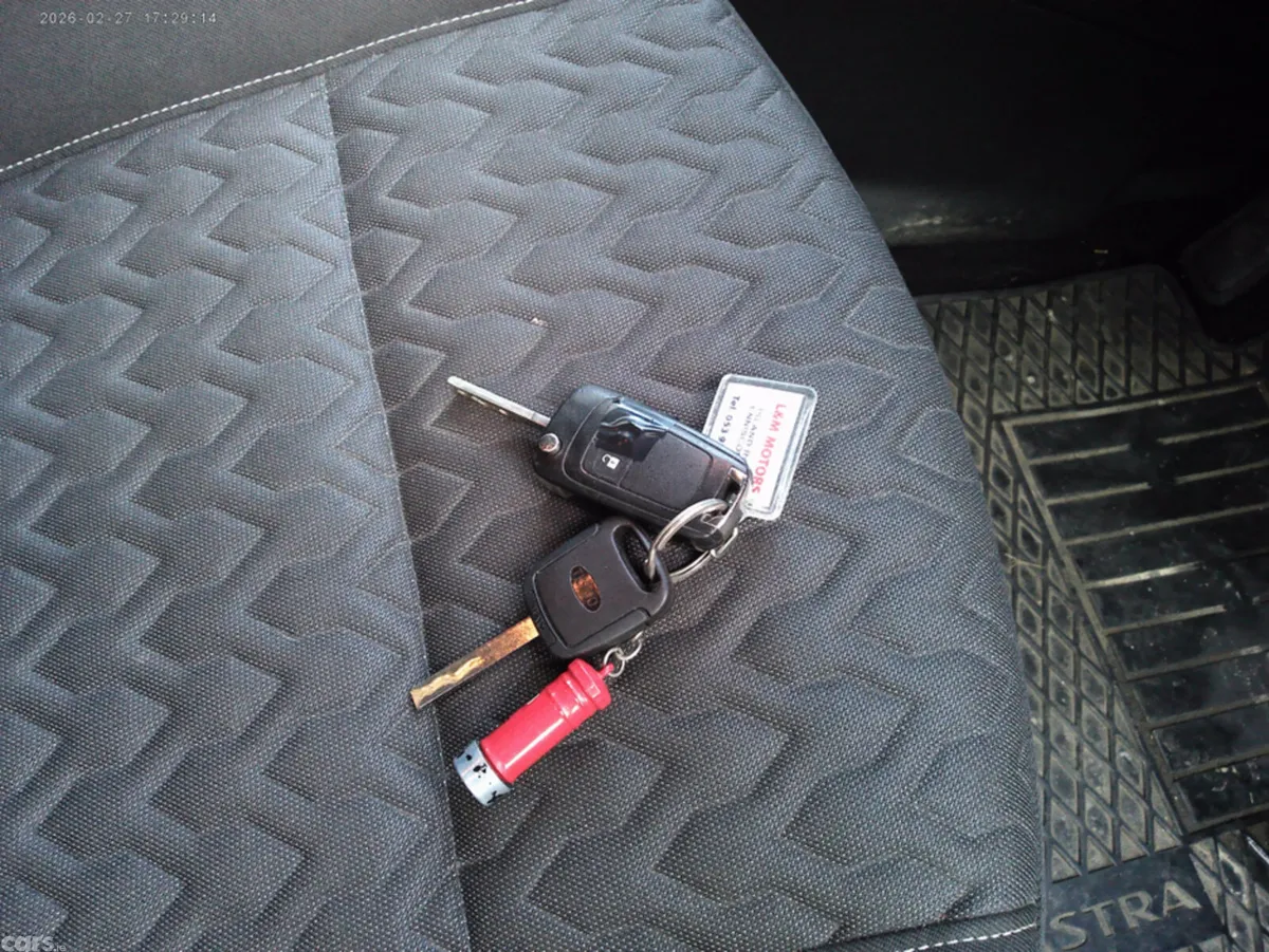 Opel Astra Hatchback, Diesel, 2013, Red