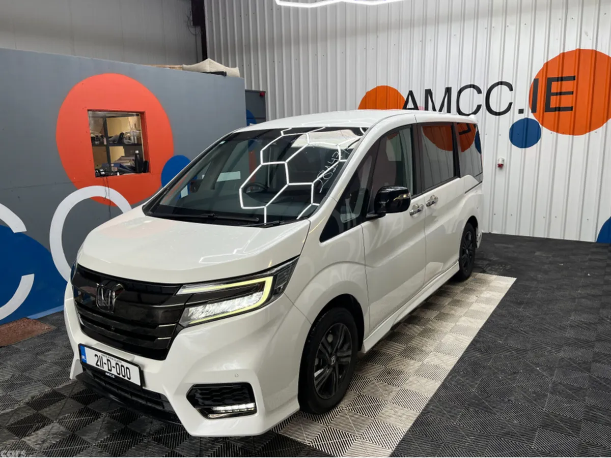 Honda Stepwagon MPV, Petrol Hybrid, 2021, White