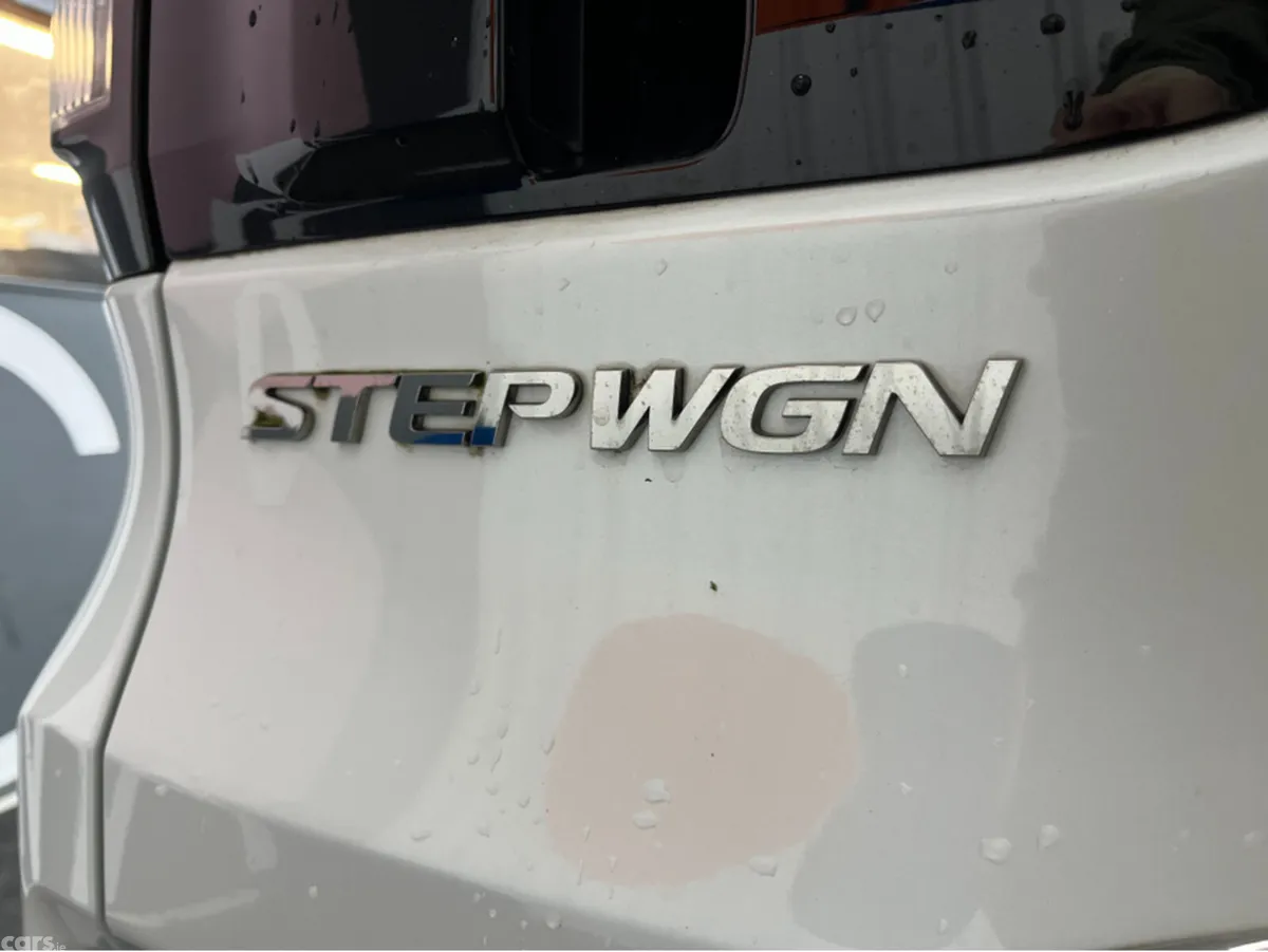 Honda Stepwagon MPV, Petrol Hybrid, 2021, White