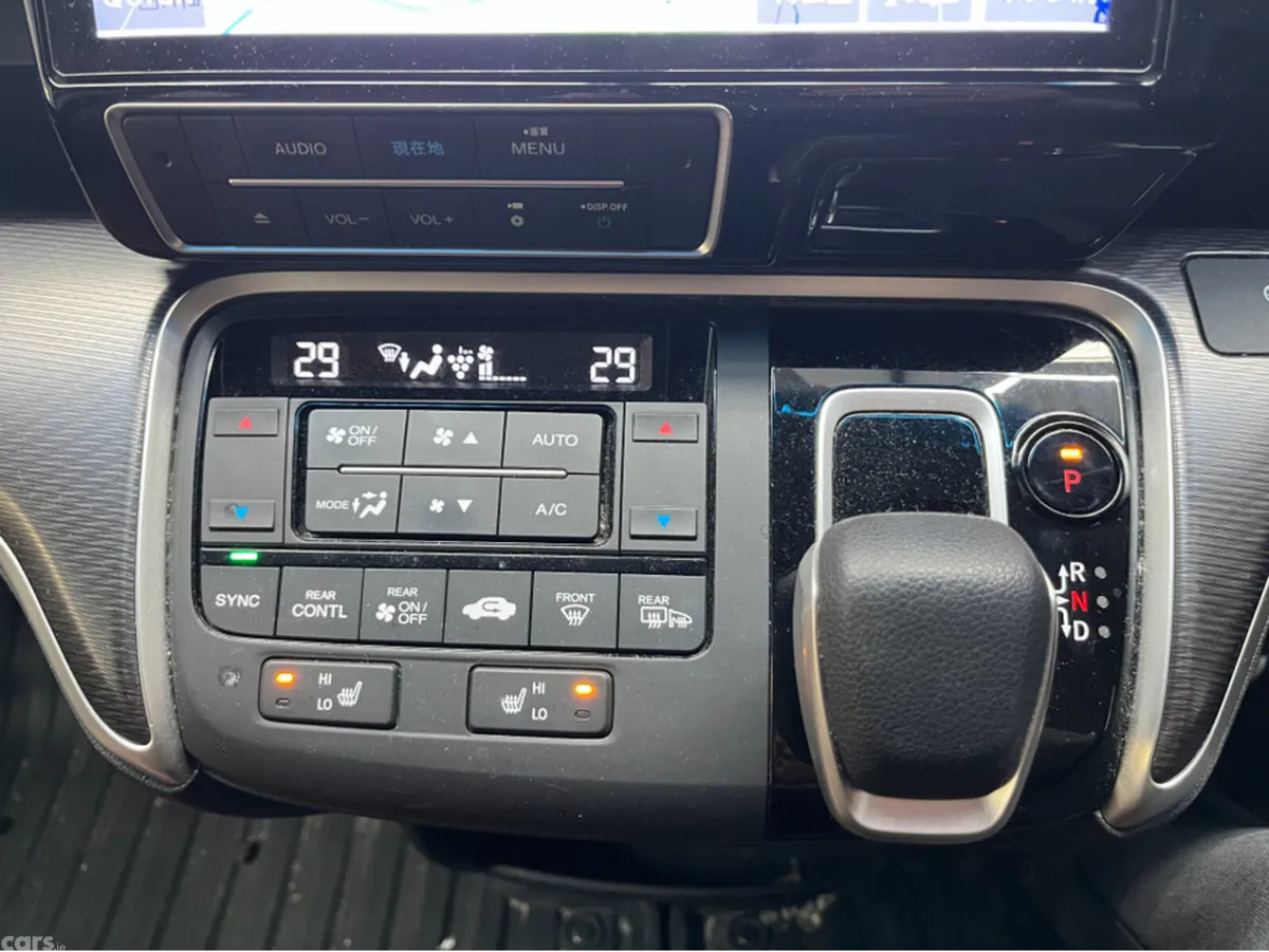 Honda Stepwagon MPV, Petrol Hybrid, 2021, White