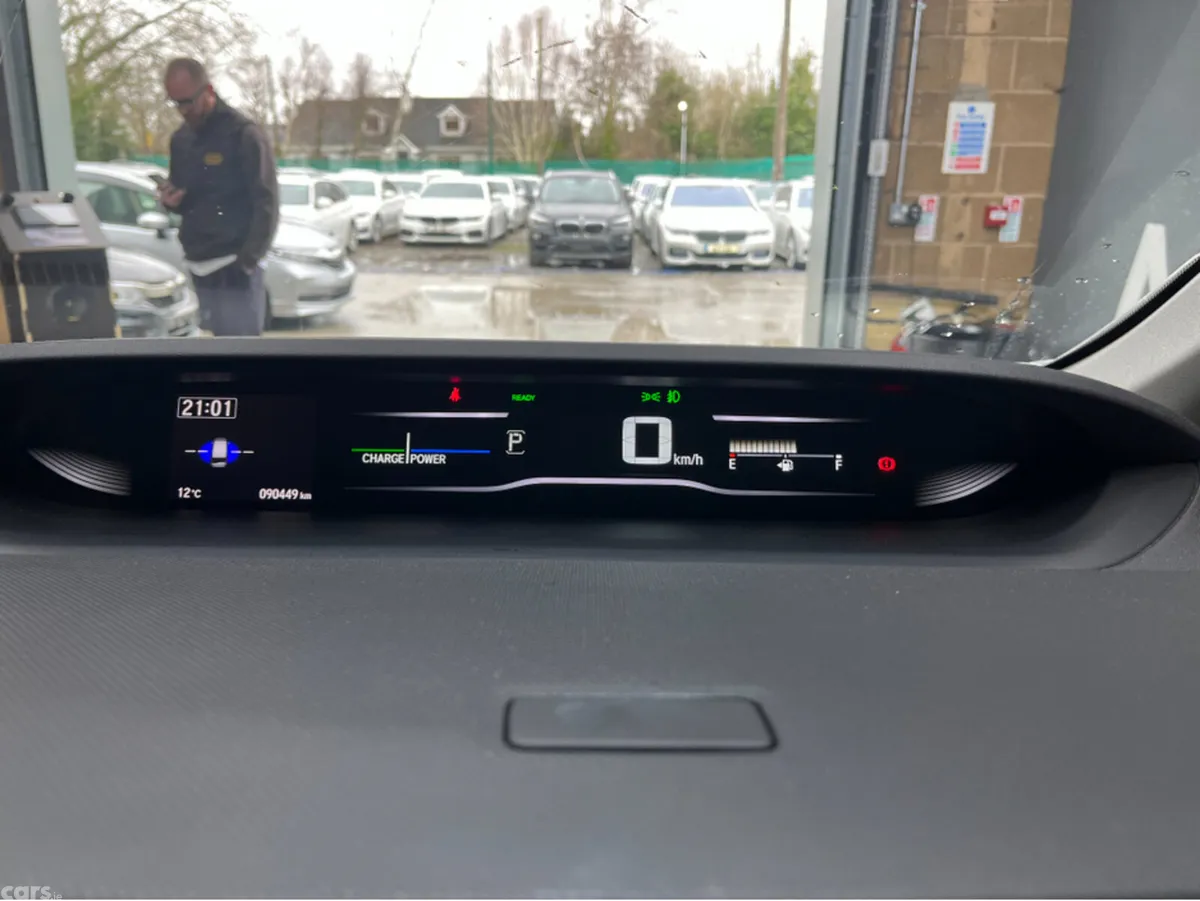 Honda Stepwagon MPV, Petrol Hybrid, 2021, White