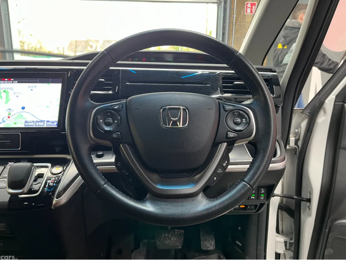 Honda Stepwagon MPV, Petrol Hybrid, 2021, White