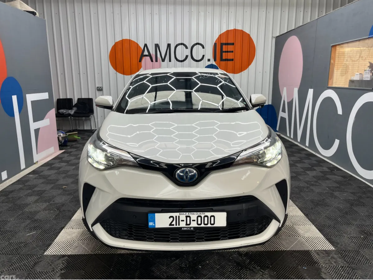 Toyota C-HR SUV, Petrol Hybrid, 2021, White