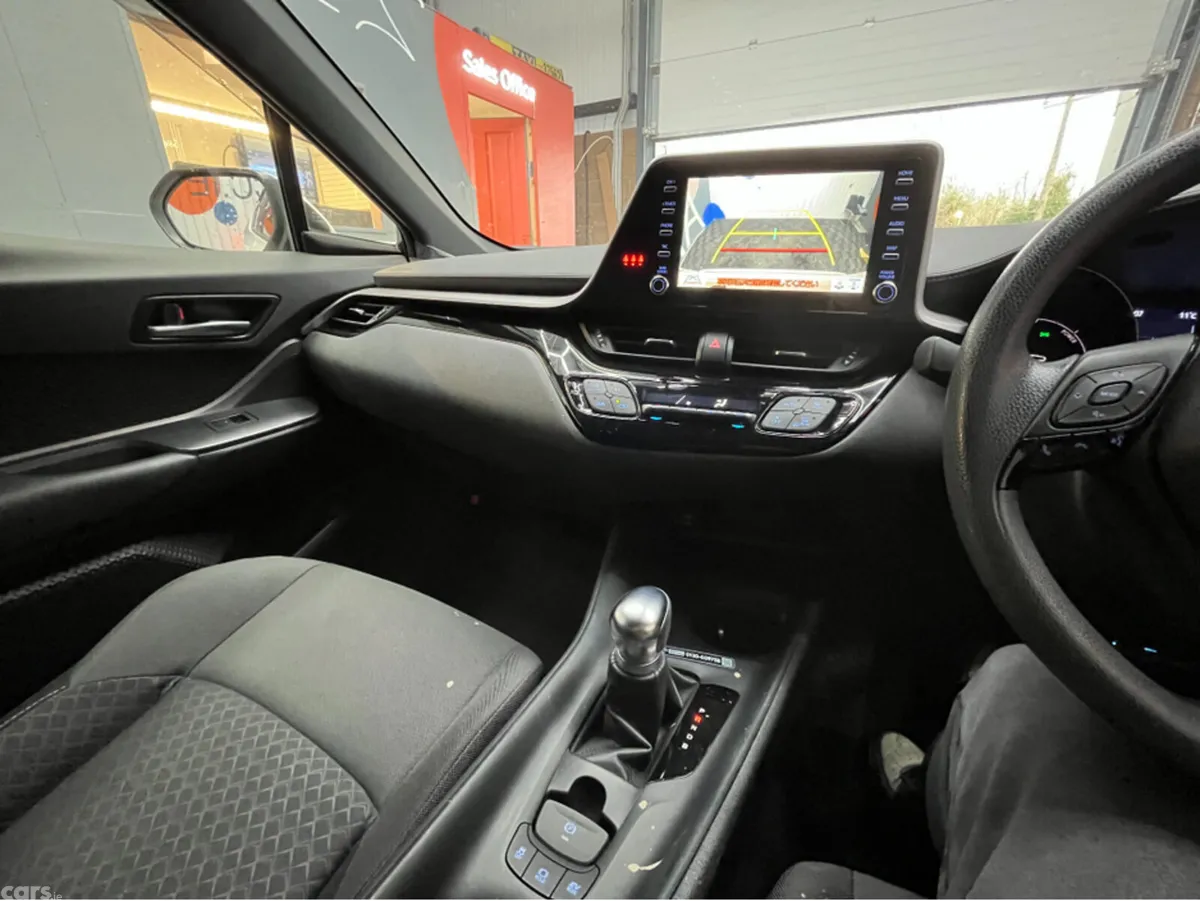 Toyota C-HR SUV, Petrol Hybrid, 2021, White