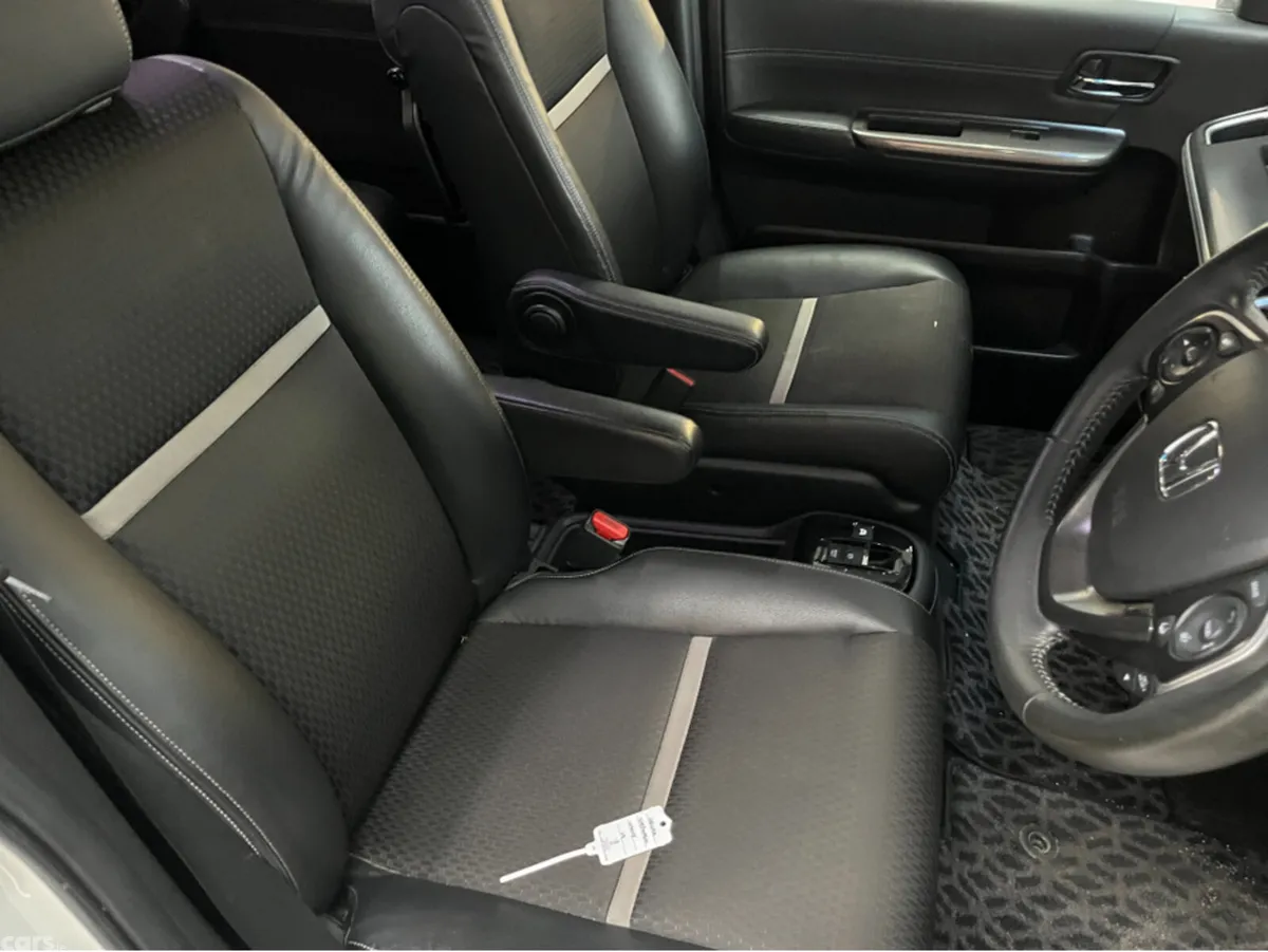 Honda Stepwagon MPV, Petrol Hybrid, 2019, White