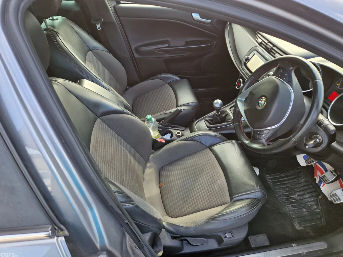 Alfa Romeo Giulietta Hatchback, Diesel, 2014, Grey