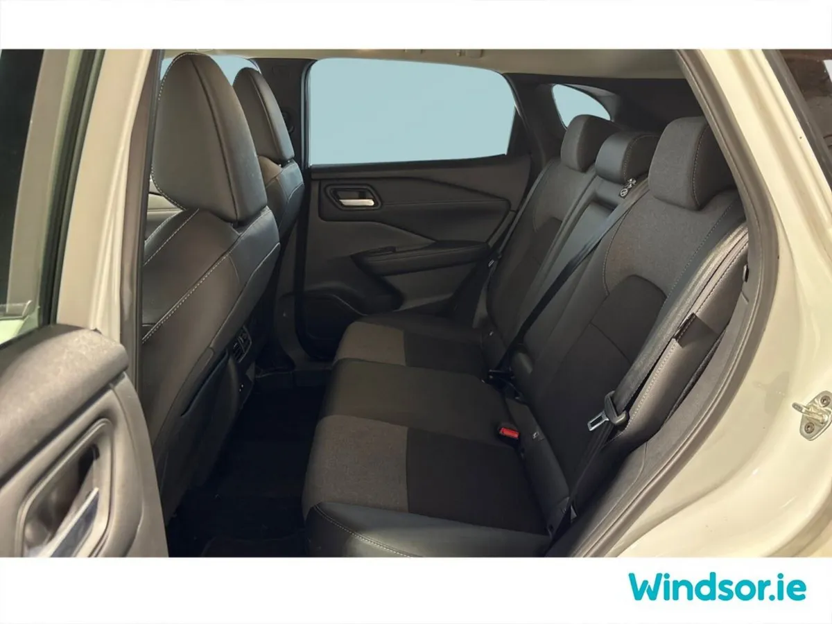 Nissan Qashqai MPV, Petrol, 2025, White