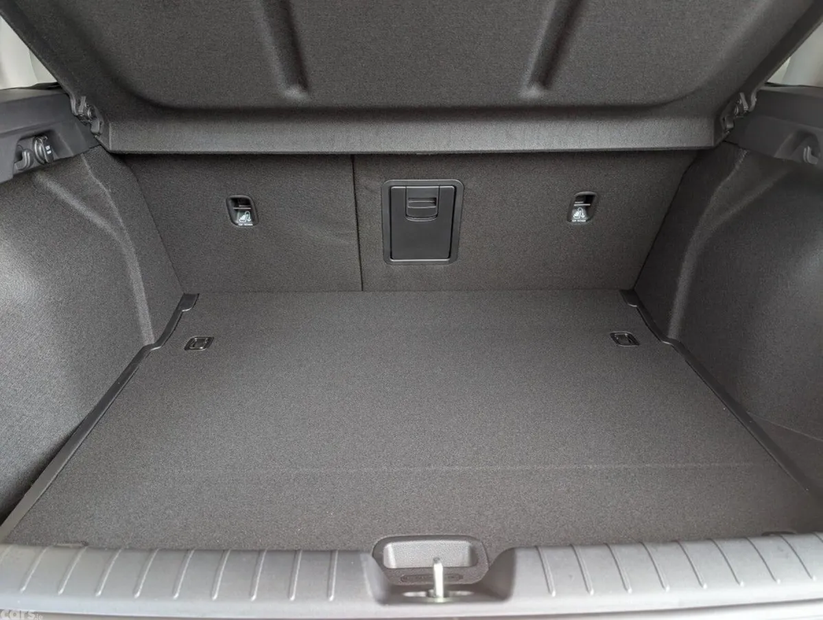 Kia K4 Hatchback, Petrol, 2027, Red