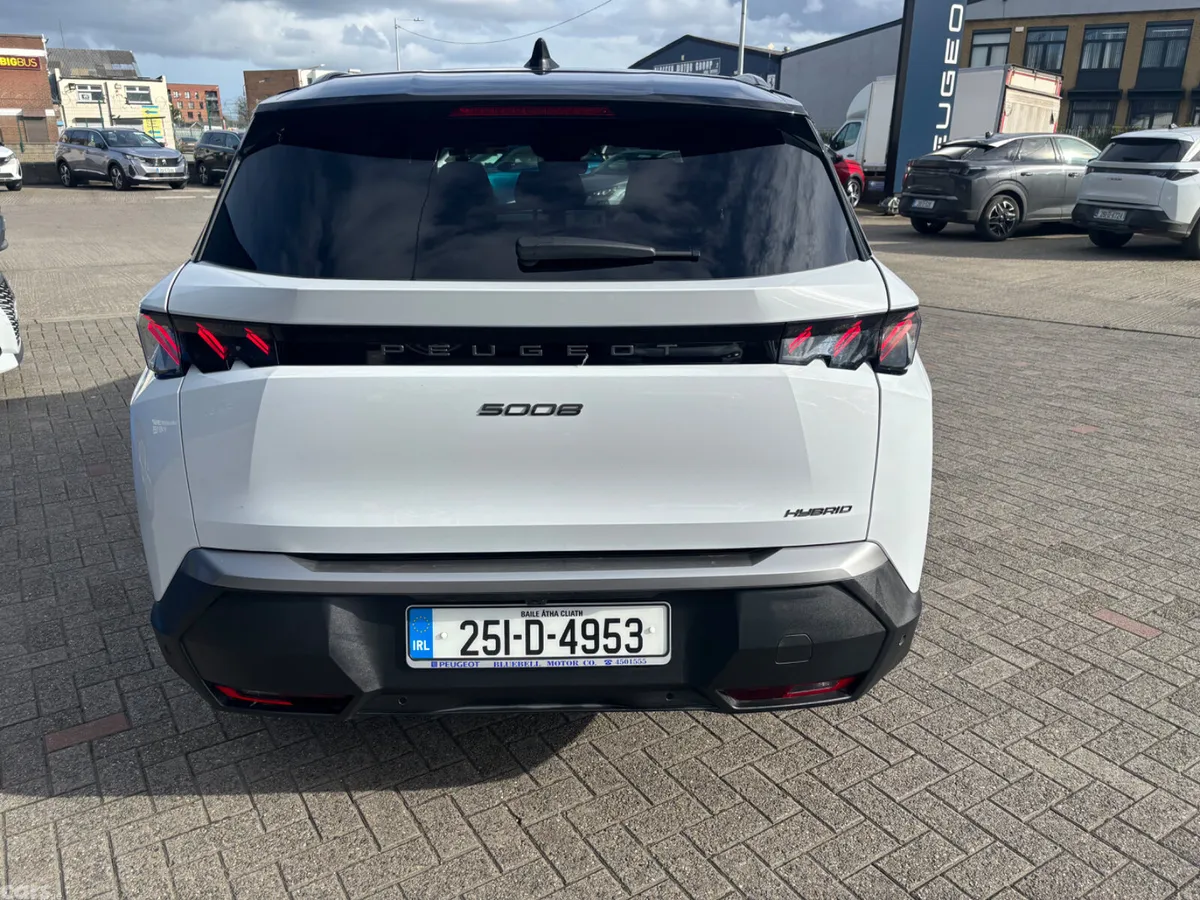 Peugeot 5008 MPV, Petrol, 2025, White