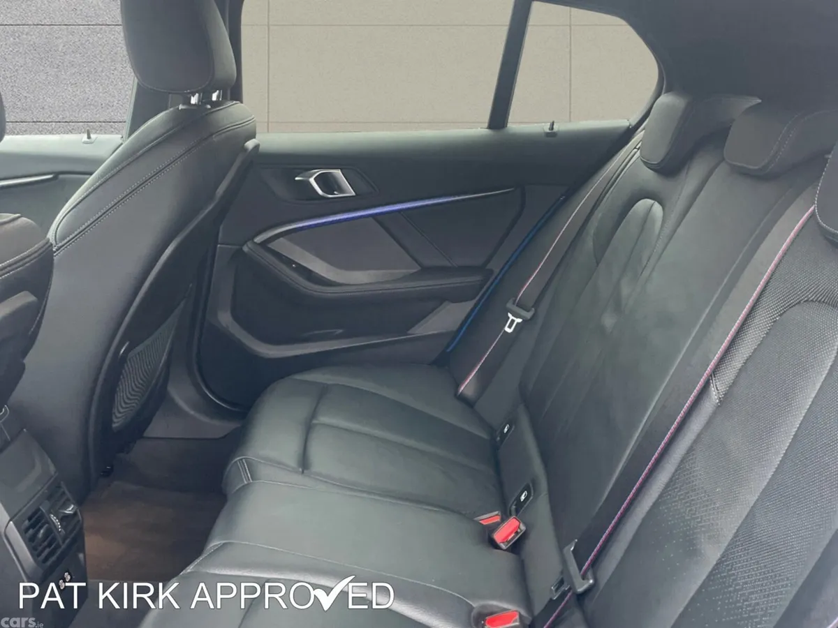 BMW 1-Series Hatchback, Diesel, 2021, Blue