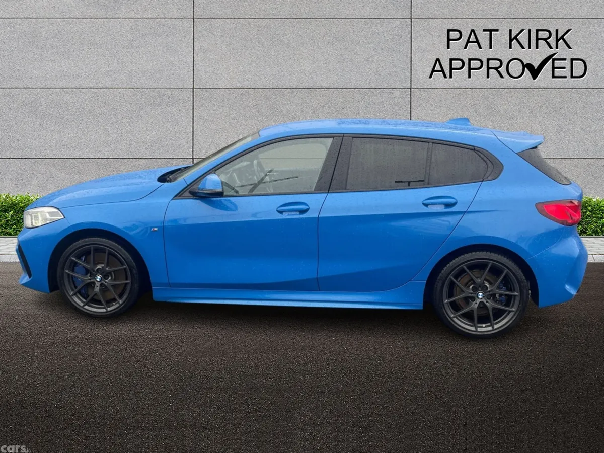 BMW 1-Series Hatchback, Diesel, 2021, Blue