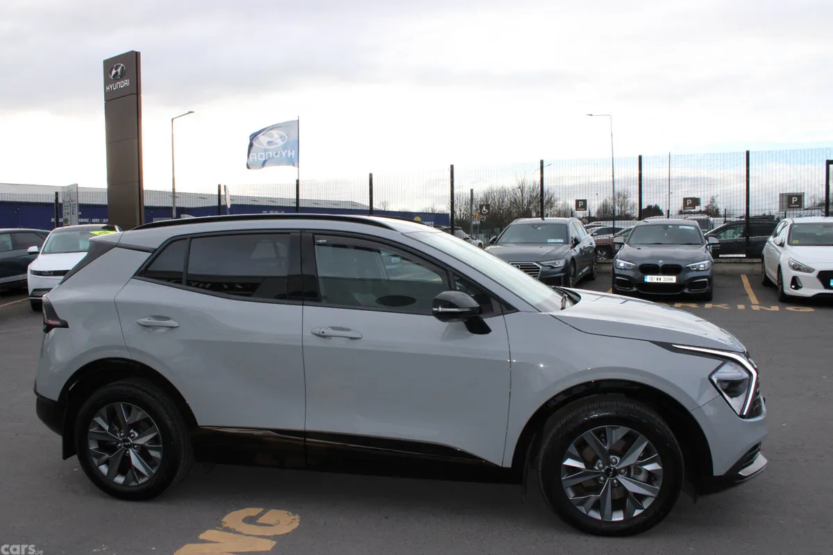 Kia Sportage SUV, Petrol Hybrid, 2024, Grey