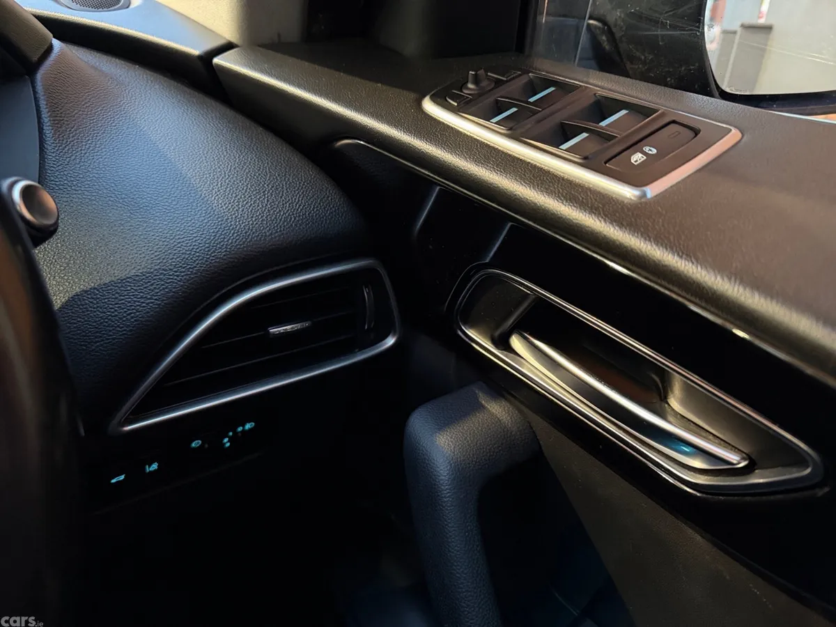 Jaguar F-Pace SUV, Diesel, 2016, Black
