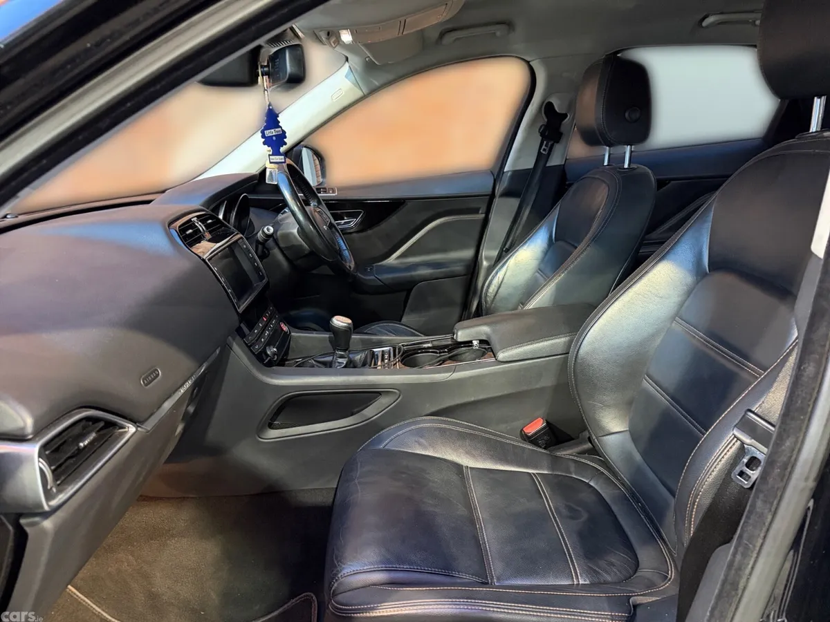 Jaguar F-Pace SUV, Diesel, 2016, Black