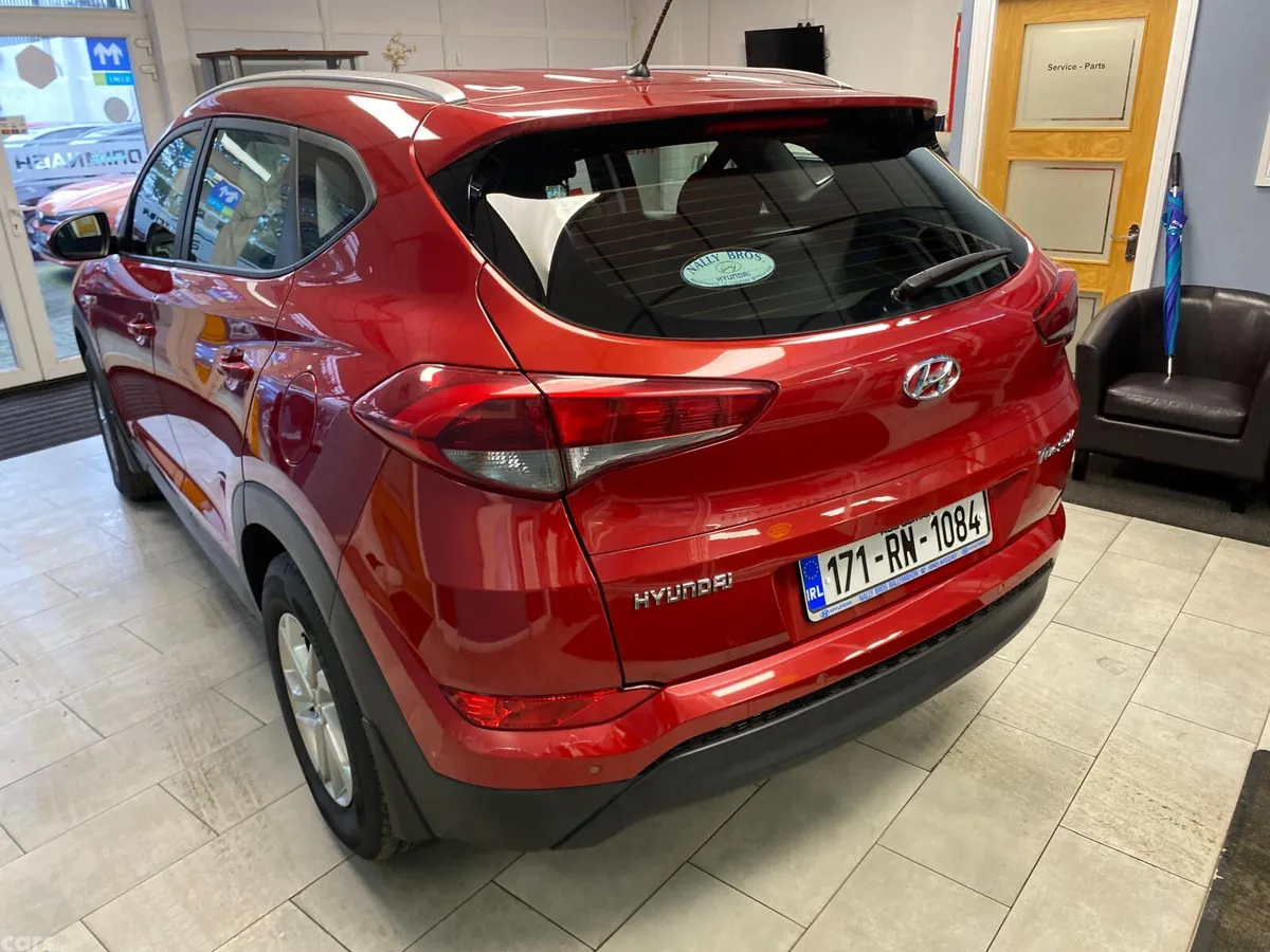 Hyundai Tucson SUV, Diesel, 2017, Red