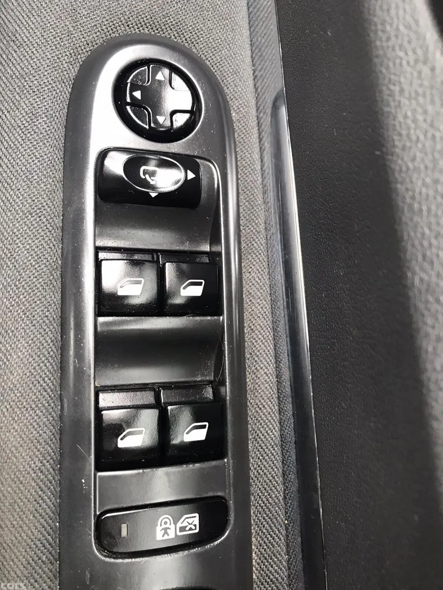 Peugeot 3008 SUV, Diesel, 2014, Grey