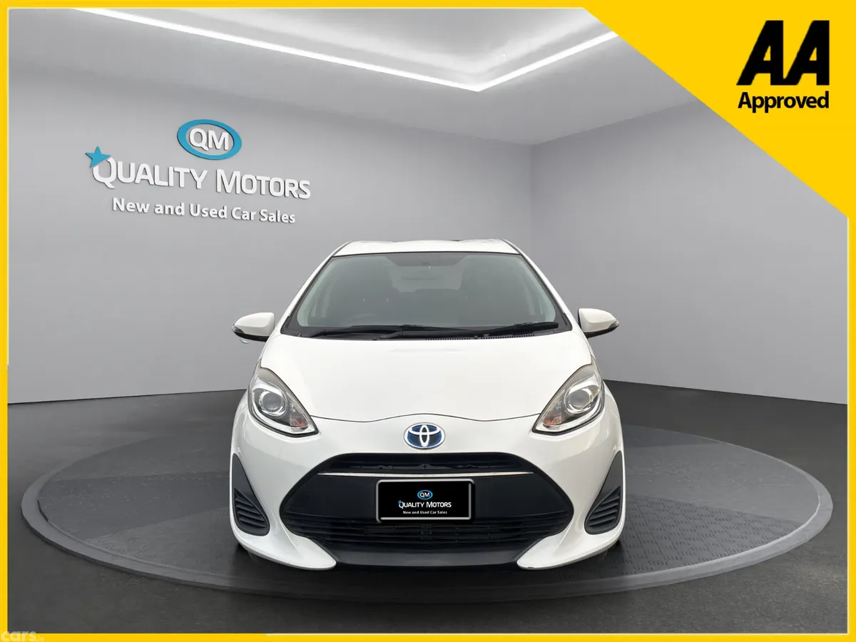 Toyota Aqua Hatchback, Petrol Hybrid, 2018, White