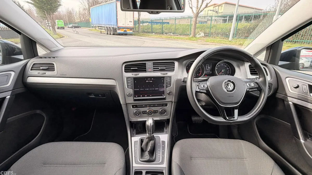 Volkswagen Golf Hatchback, Petrol, 2015, Blue