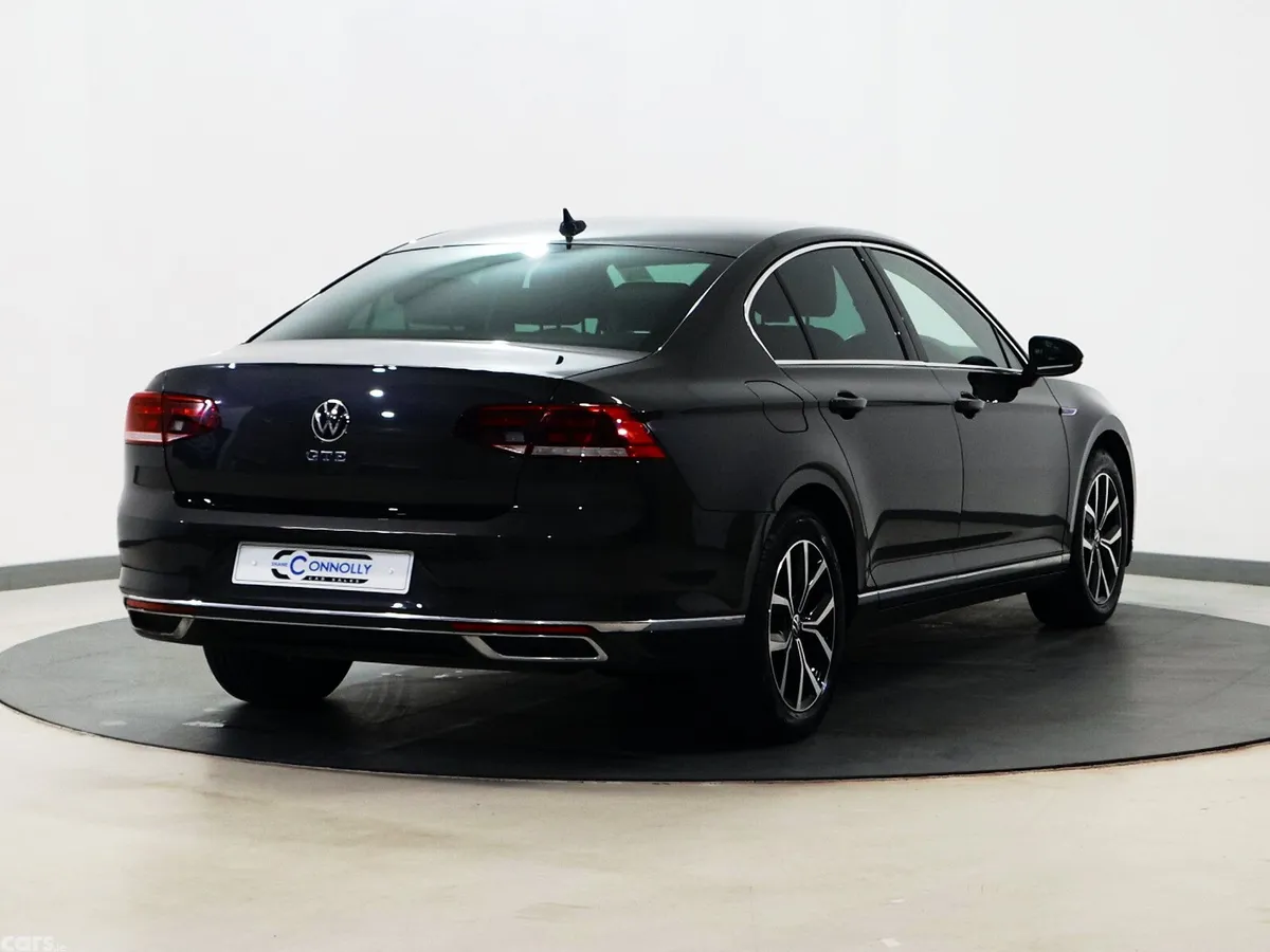 Volkswagen Passat Saloon, Petrol Hybrid, 2021, Grey