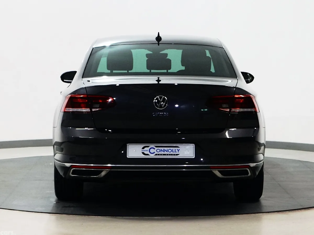 Volkswagen Passat Saloon, Petrol Hybrid, 2021, Grey