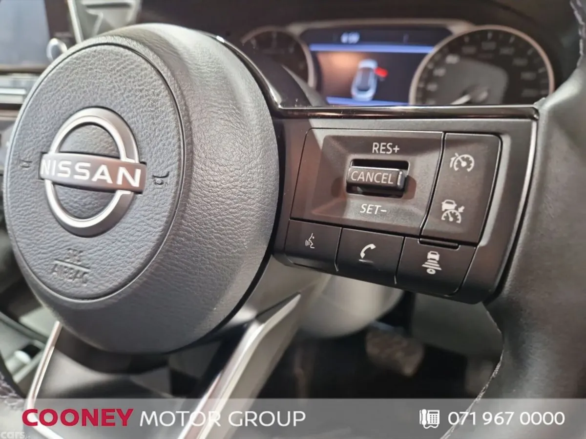 Nissan Qashqai MPV, Petrol, 2024, White