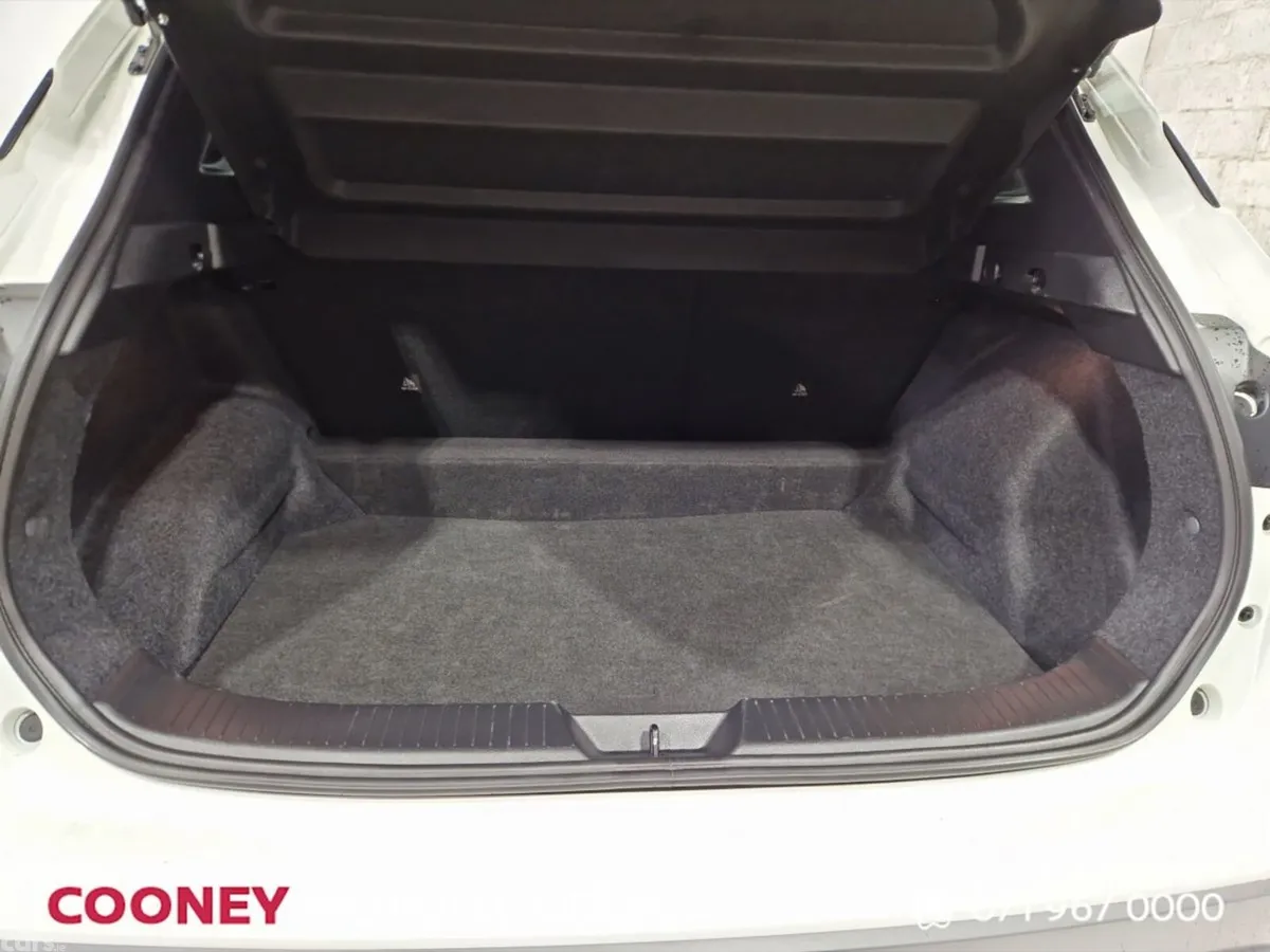 Nissan Qashqai MPV, Petrol, 2024, White