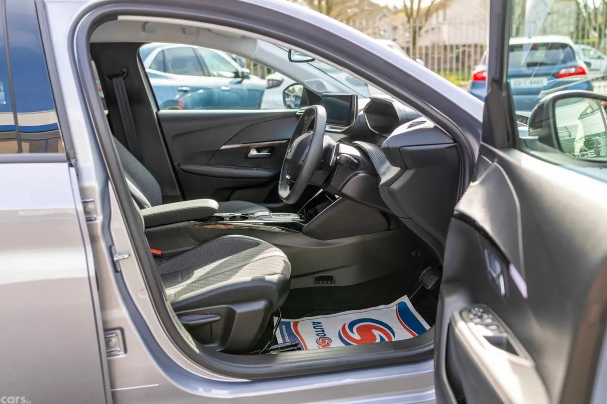 Peugeot 208 Hatchback, Petrol, 2025, Grey