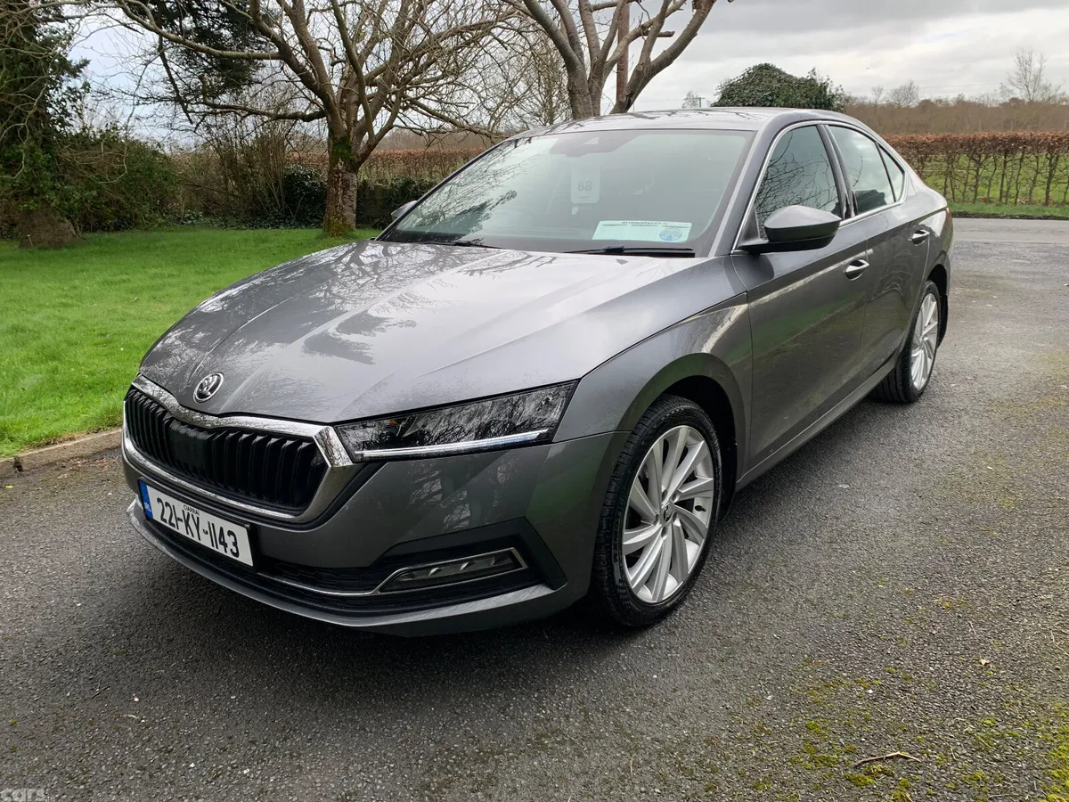 Skoda Octavia Saloon, Diesel, 2022, Grey