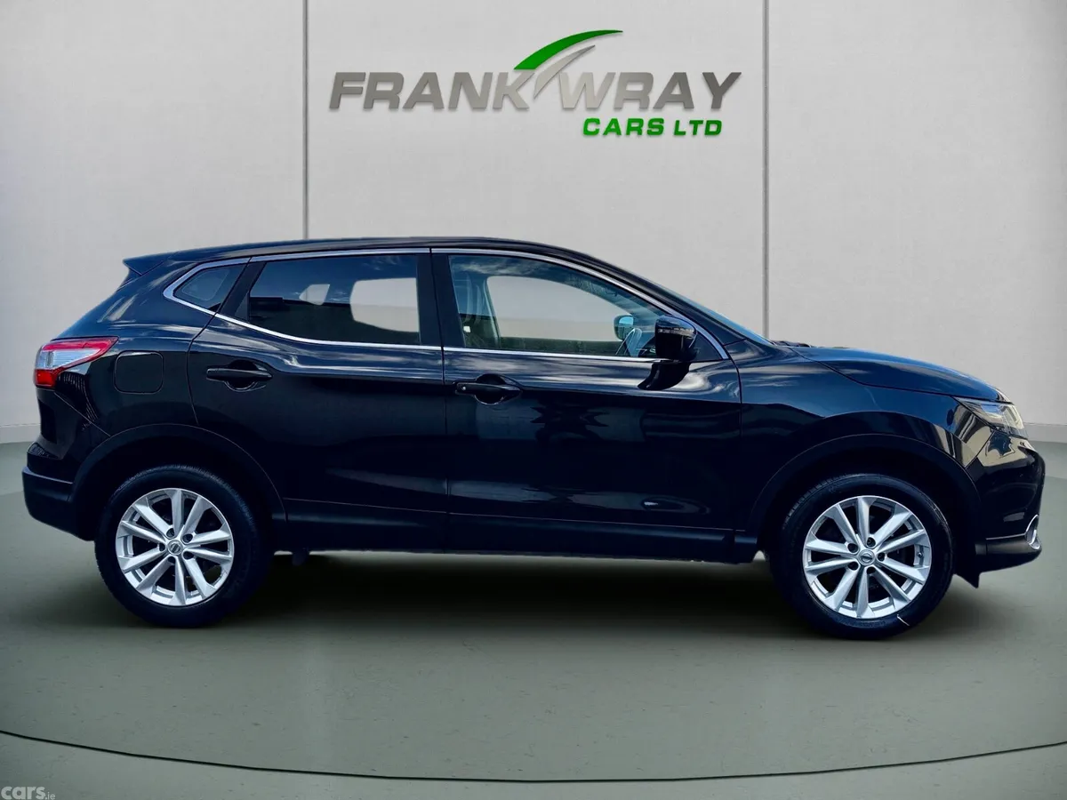Nissan Qashqai Hatchback, Diesel, 2016, Black