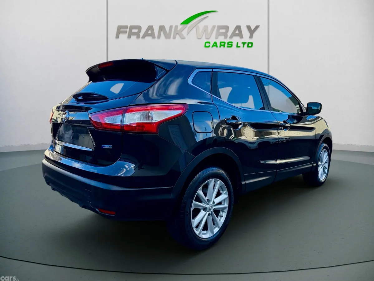Nissan Qashqai Hatchback, Diesel, 2016, Black