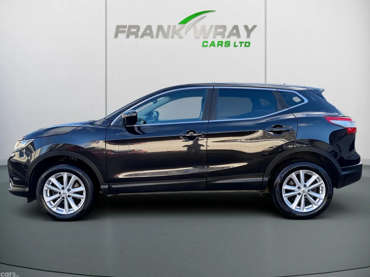 Nissan Qashqai Hatchback, Diesel, 2016, Black