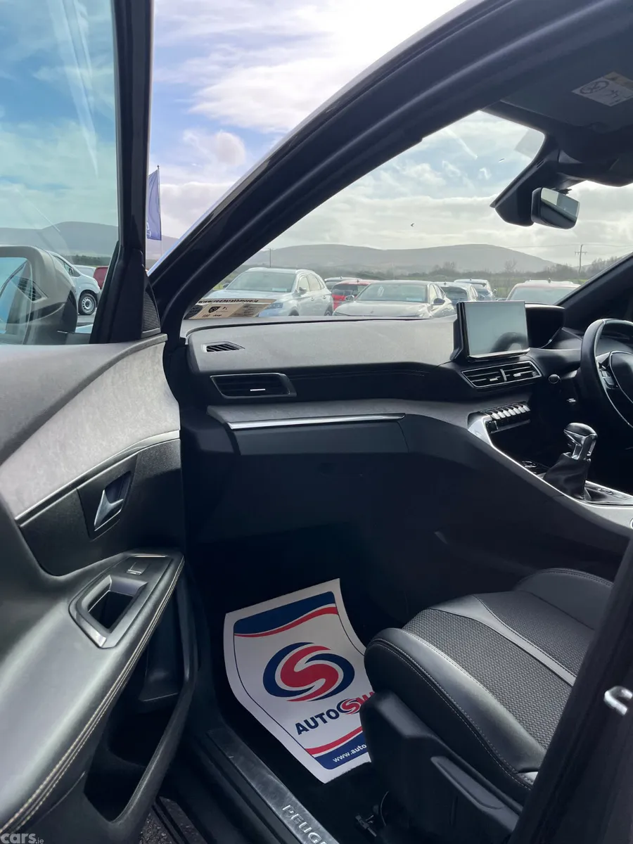 Peugeot 3008 MPV, Diesel, 2022, Grey