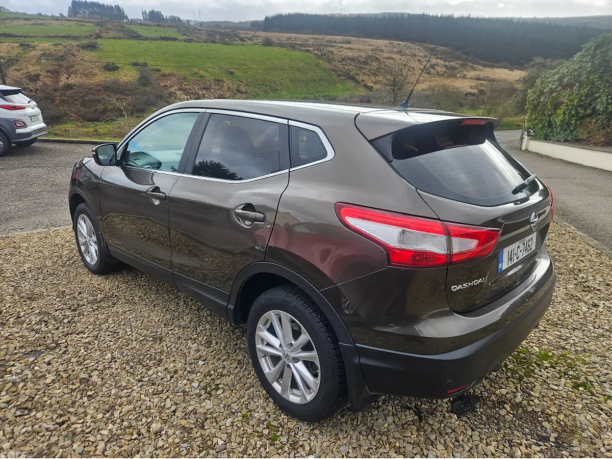 Nissan Qashqai MPV, Diesel, 2014, Brown