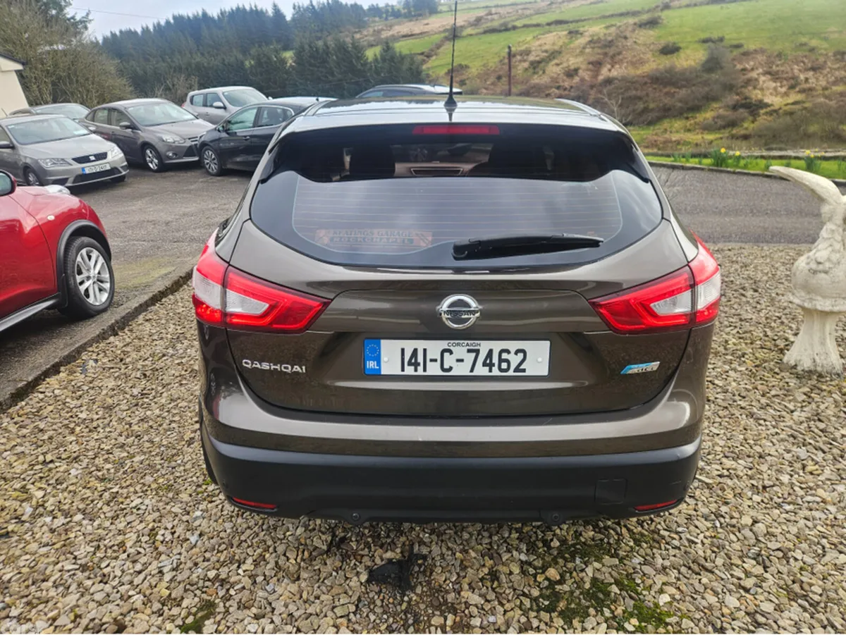 Nissan Qashqai MPV, Diesel, 2014, Brown